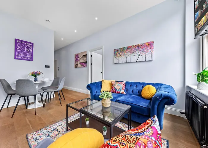 Stylish 2 Bedroom Apartment In Westminster Sleeps 5 With Ac